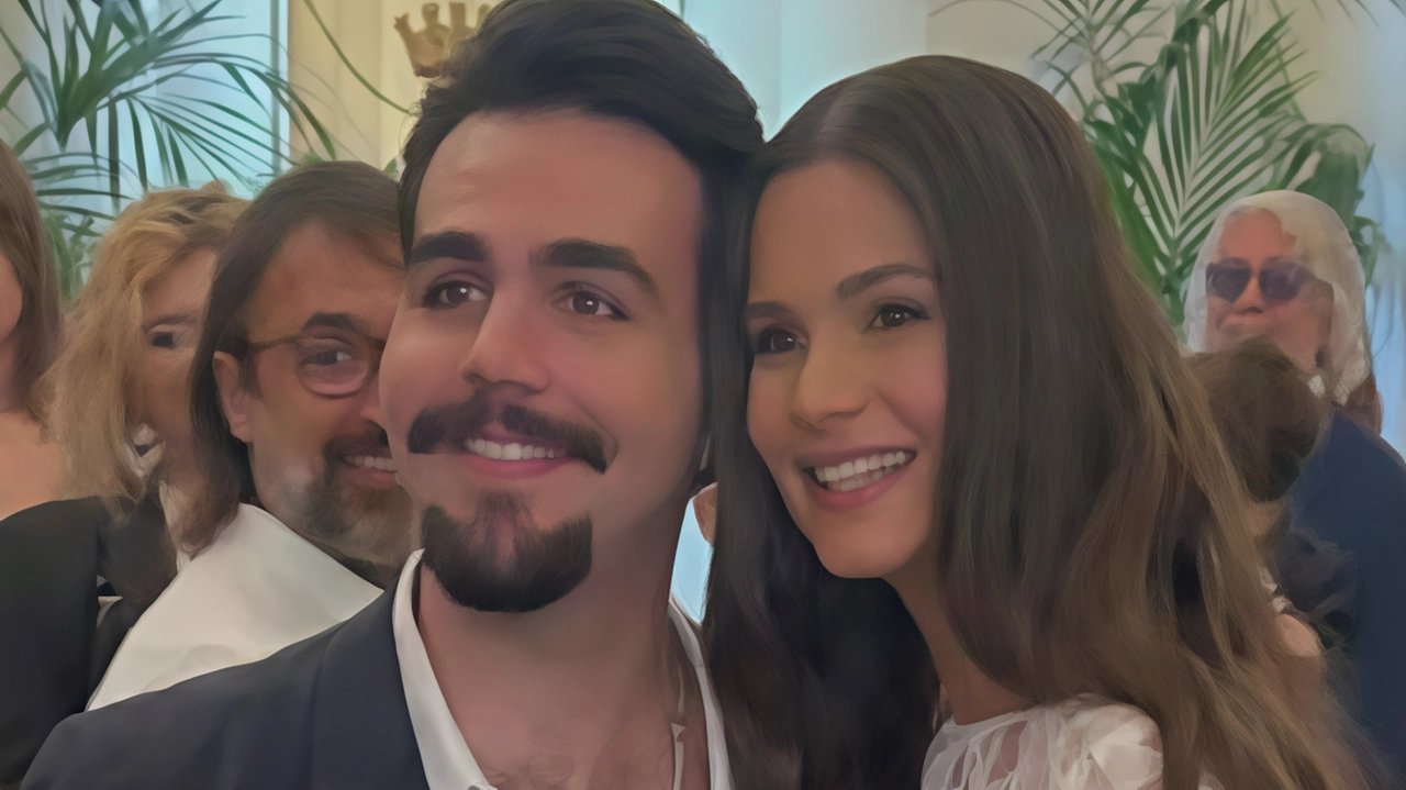 Il cantante Ignazio Boschetto e la modella Michelle Bertolini si sono sposati con un rito civile a San Lazzaro, in una cerimonia intima e elegante. Presenti anche i colleghi Piero Barone e Gianluca Ginoble.