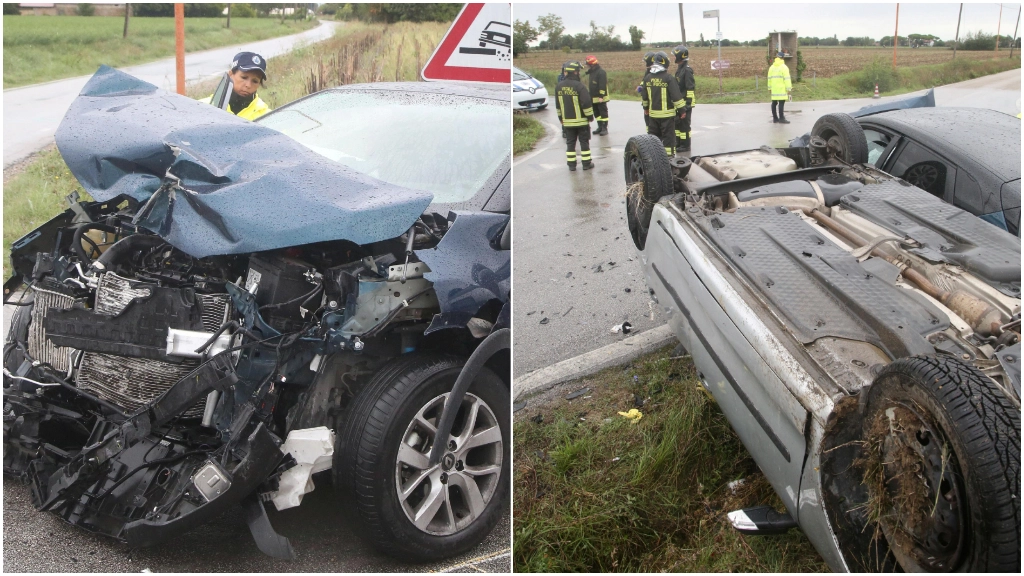 In seguito allo scontro, la Polo si è ribaltata, finendo sul ciglio della strada con le ruote all’aria, a fianco della Captur (Foto Ravaglia)