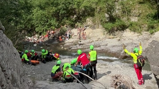 Il soccorso alpino e speleologico Emilia Romagna alle cascate del Golfarone