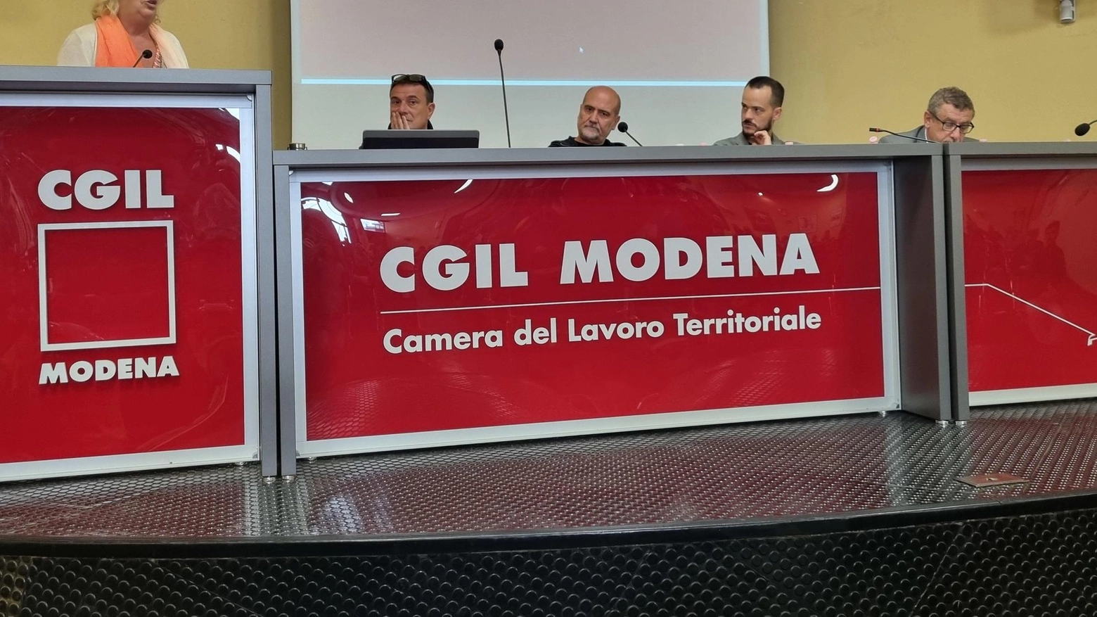 Assemblea generale della Cgil: "Boom profitti ma salari al palo"