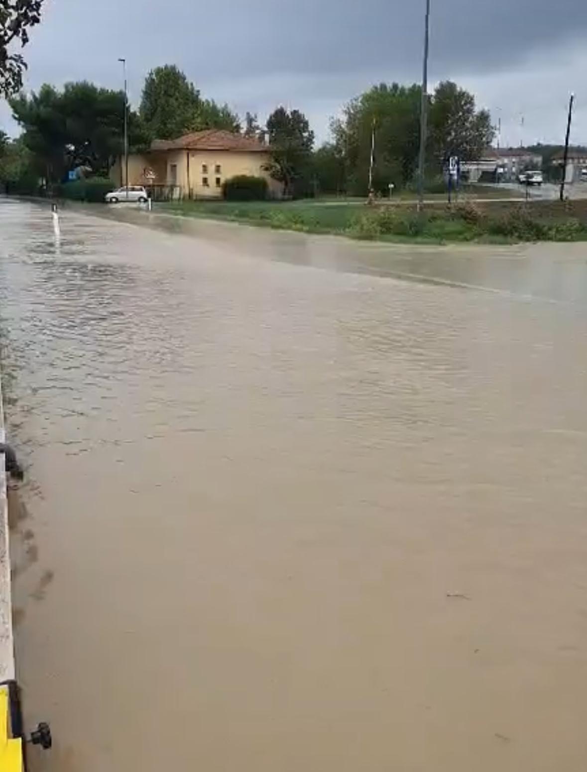 Allagamenti a Pontesasso, da Aset un servizio straordinario di ritiro degli ingombranti