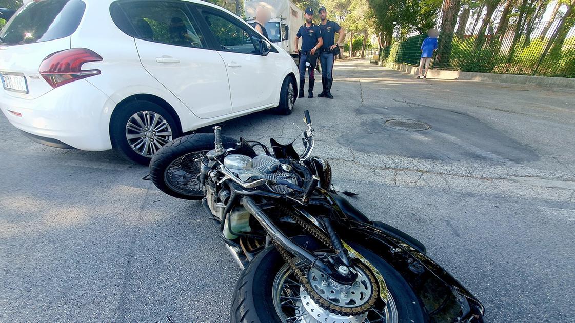 Incidente a Rimini, scontro auto moto: un ferito grave