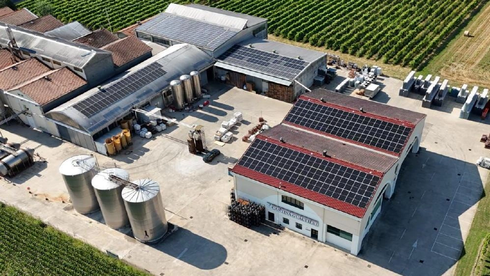 Un nuovo impianto fotovoltaico da 300mila euro aumenta la produzione di energia elettrica a Gualtieri. Finanziato per l'80% da un bando europeo, porta benefici alla cantina sociale locale. Inaugurazione prevista sabato mattina.