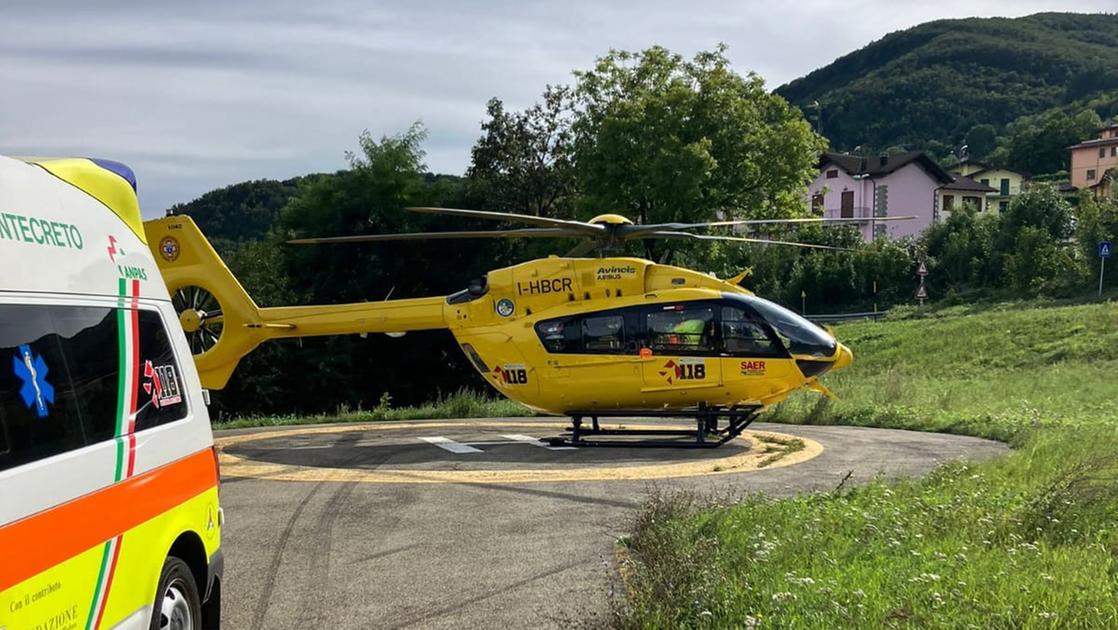 Sestola, finisce fuori strada con la moto: 21enne all’ospedale