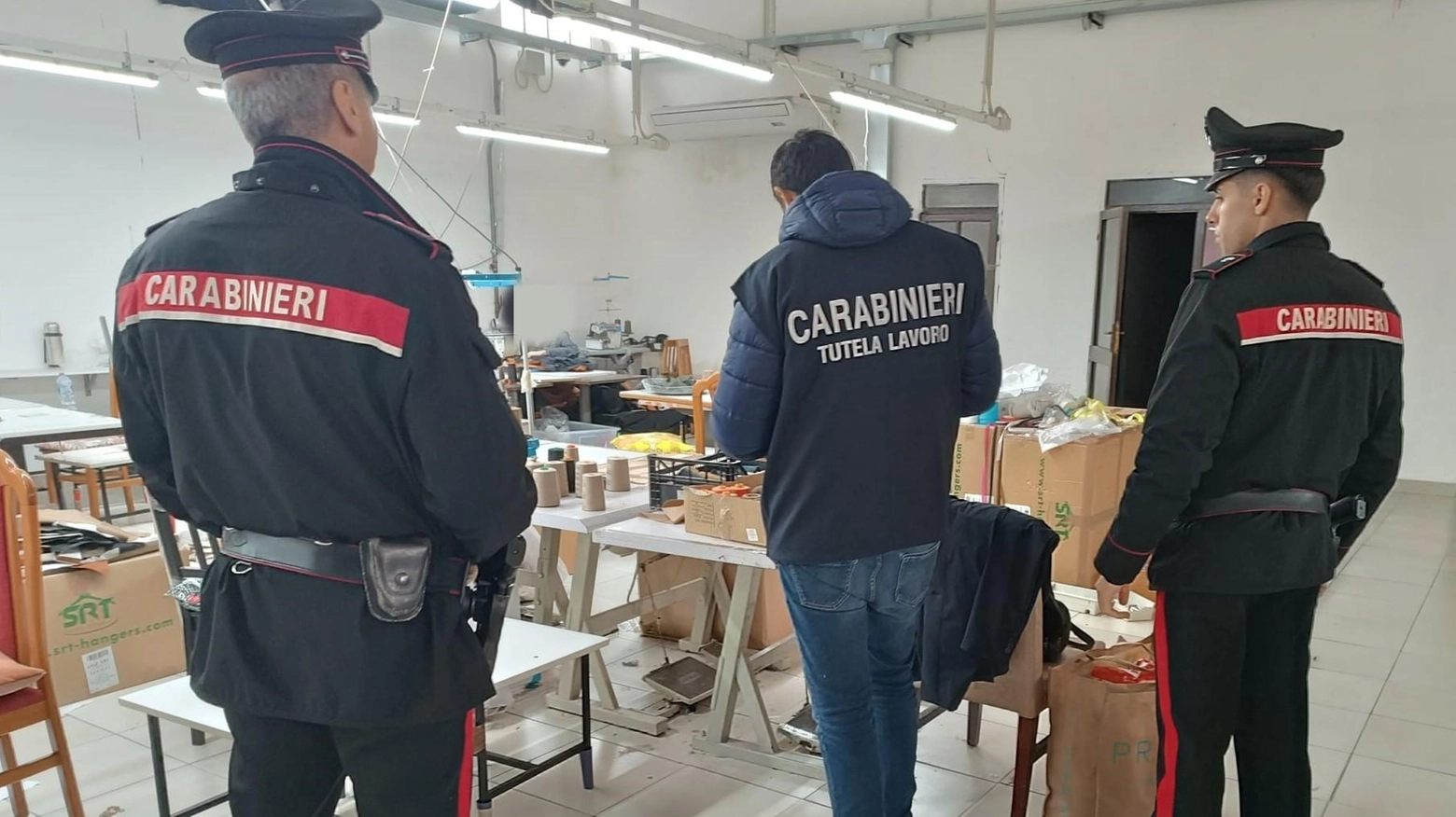 Cibo scaduto in azienda, sequestri e multa