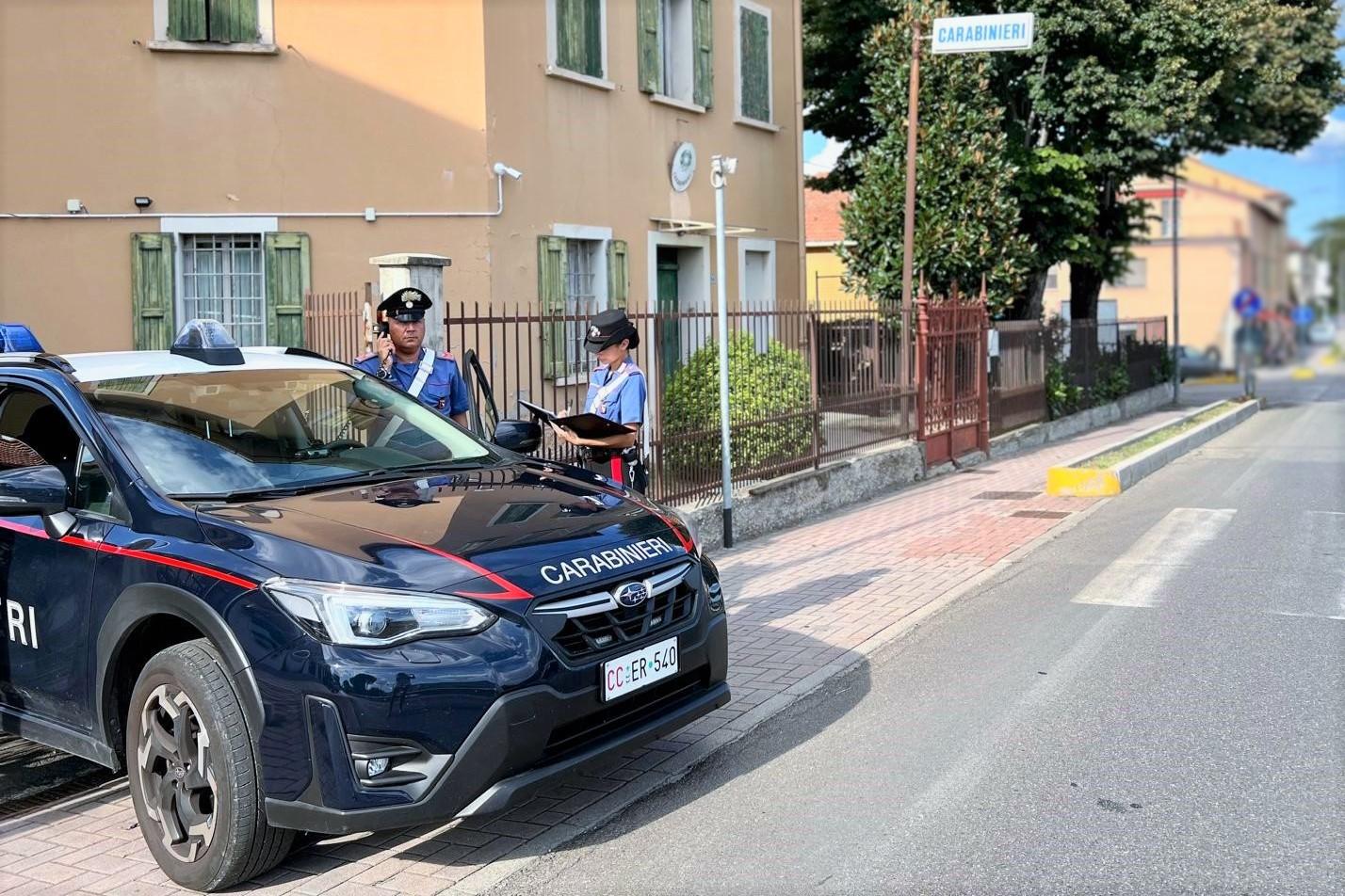 “Bullo e spacciatore”, botte e aggressioni a dieci coetanei. Arrestato a 17 anni