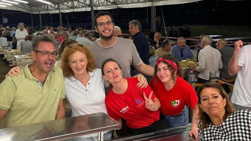 La Festa dell'Unità di Santarcangelo, organizzata dal Pd nel Riminese, offre dieci giorni di eventi politici e culturali in vista delle regionali, con ospiti di rilievo e dibattiti sul tema dell'autonomia. Volontari e riflessioni al centro dell'evento.