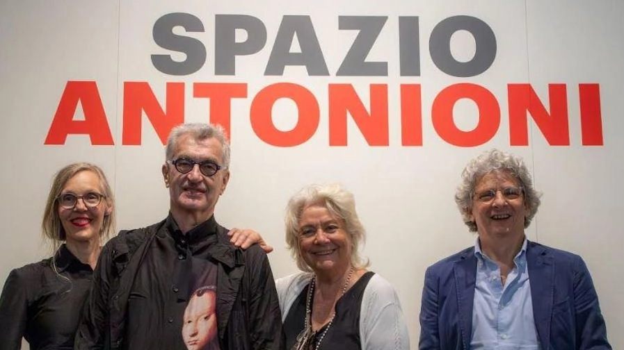 Il regista in città. Wim Wenders in visita allo Spazio Antonioni: "Un luogo favoloso"