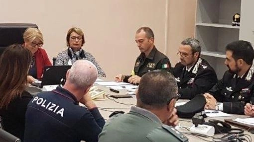 Esercitazione di alluvione in provincia di Reggio Emilia per testare la preparazione e la risposta alle emergenze. Coinvolti autorità locali, forze dell'ordine e volontari.