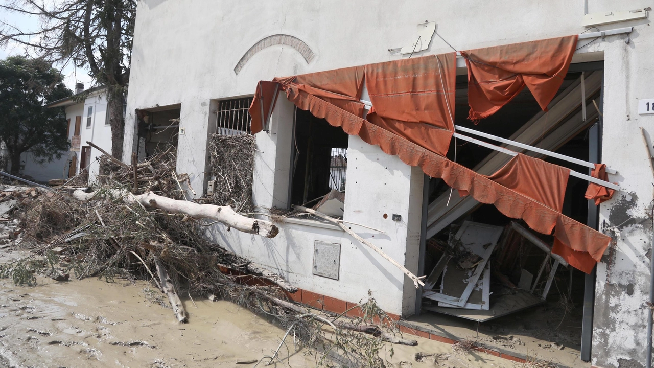 Una casa devastata nel cuore di Traversara (foto Corelli)