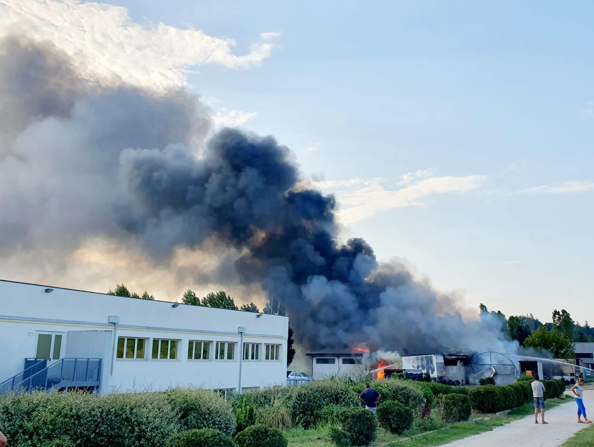 Incendio oggi a Rimini, paura nella sede della comunità Papa Giovanni XXIII