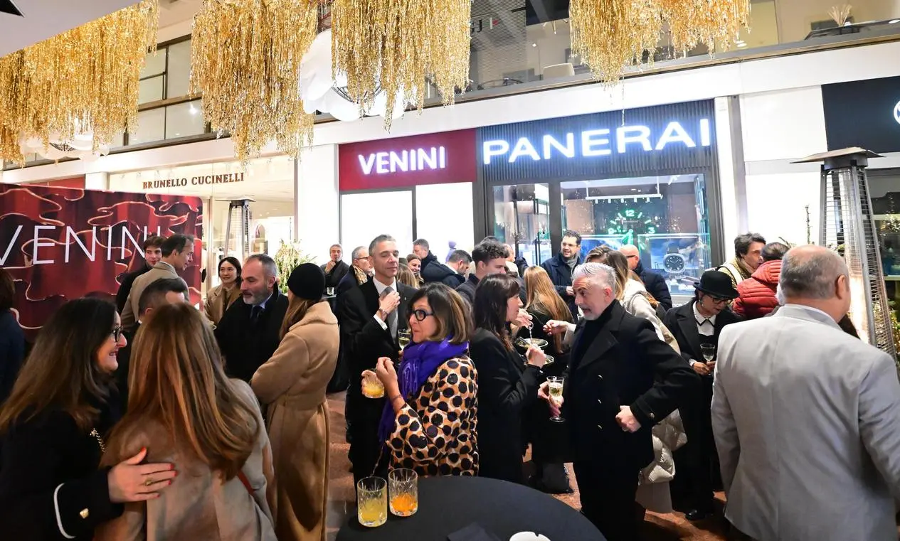 Venini e Rocca, inaugurata la nuova boutique. L’eccellenza italiana di scena in Galleria Cavour