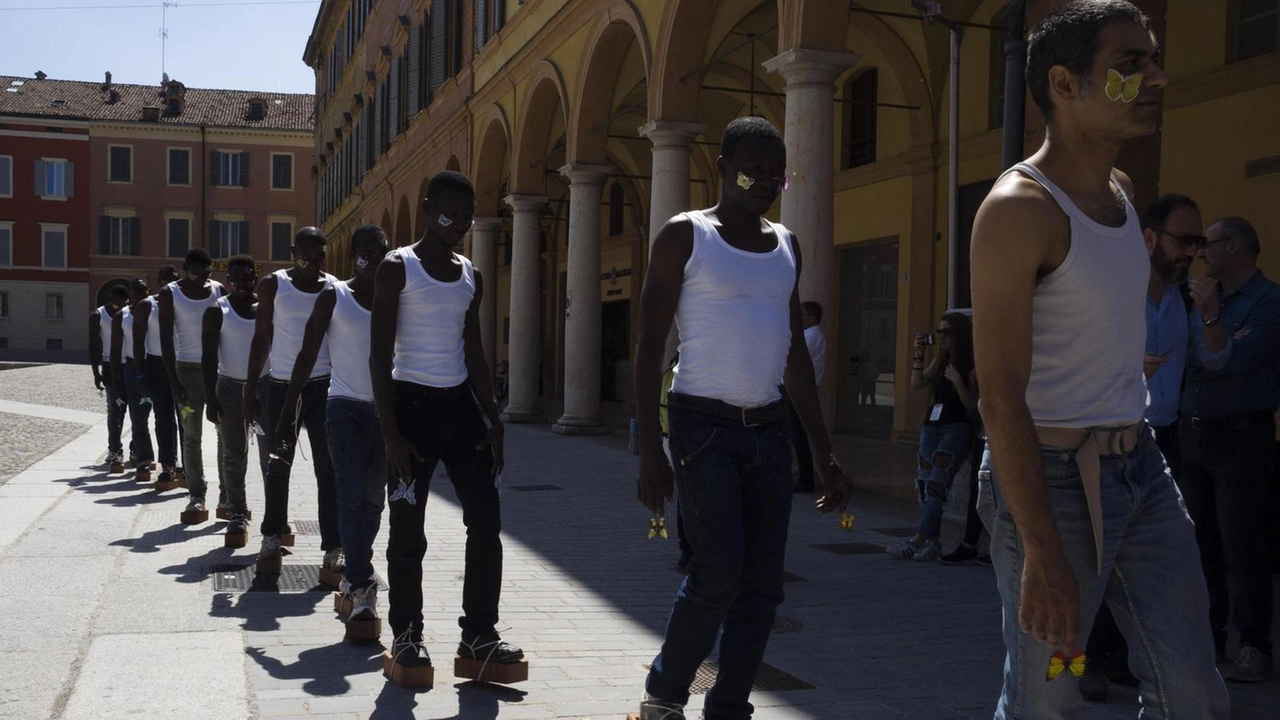 Hangartfest omaggia i rifugiati. Oggi la perfomance ’Footloose’