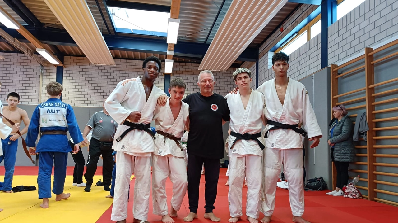 Il maestro Claudio Coppari con i judokas a Lipsia