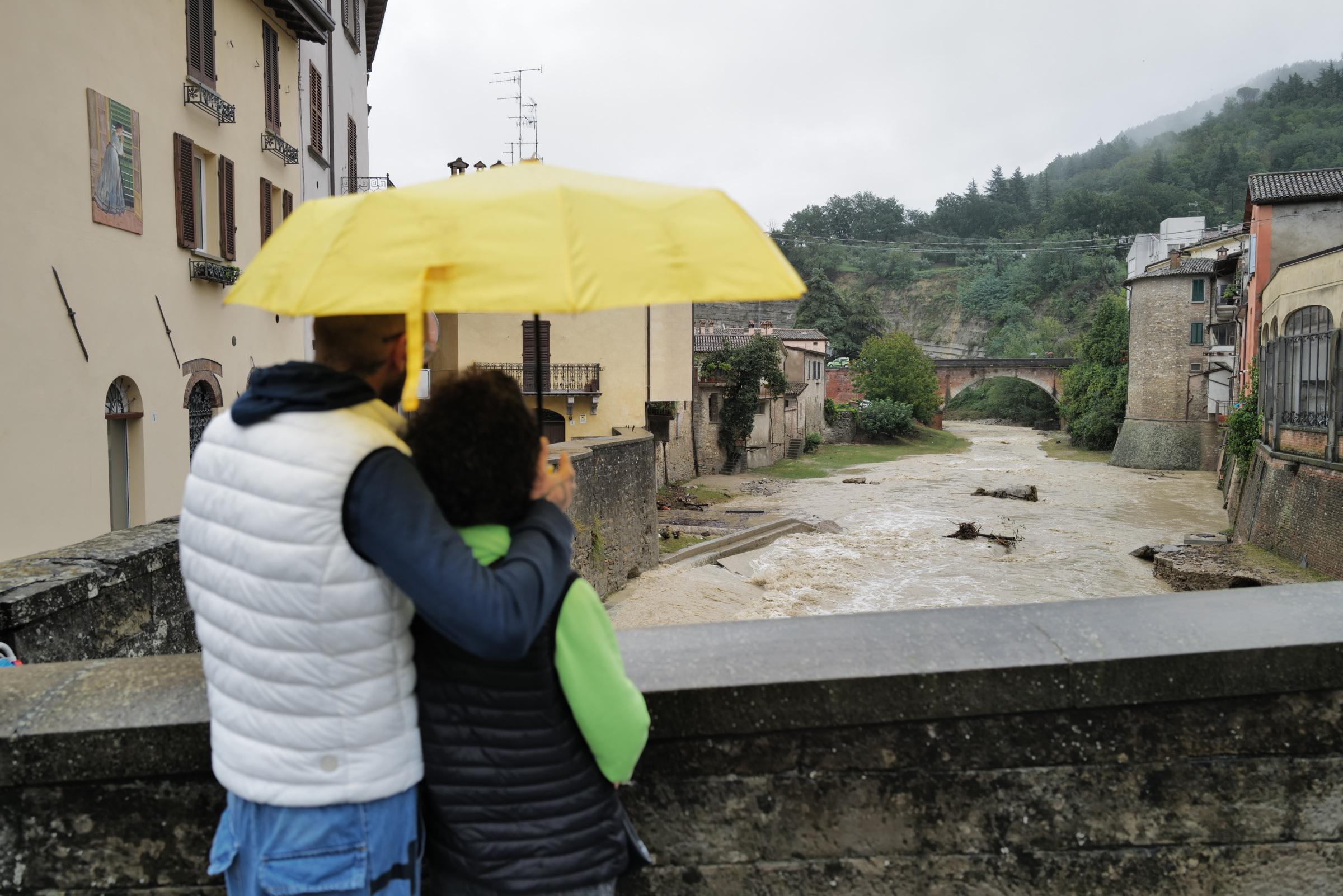 Il ponte dei miracolati, Modigliana a un passo dalla sommersione totale: “Poi il fiume s’è ritirato...”