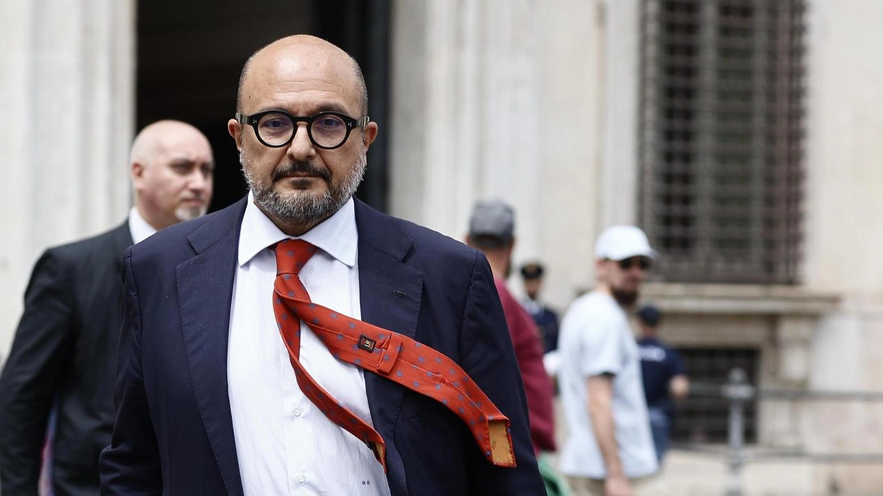 La notizia rimbalzata da Roma dopo le dimissione del ministro alla Cultura. Il Segretario di Stato: "Non ne so nulla, dovremo fare le nostre valutazioni".