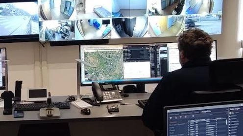 La nuova centrale radio operativa della polizia locale di Rimini: un anno di attività intensa e risultati significativi per la sicurezza cittadina.