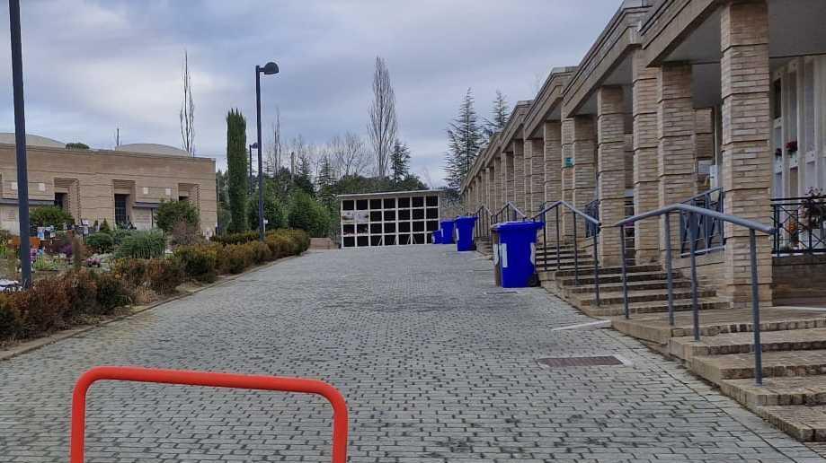 Accesso vietato al cimitero: "Troppo traffico, stop necessario"